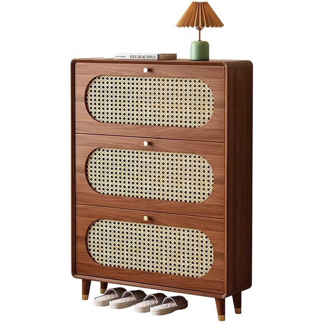 Armoire a chaussures en bois massif et rotin aspect soigne