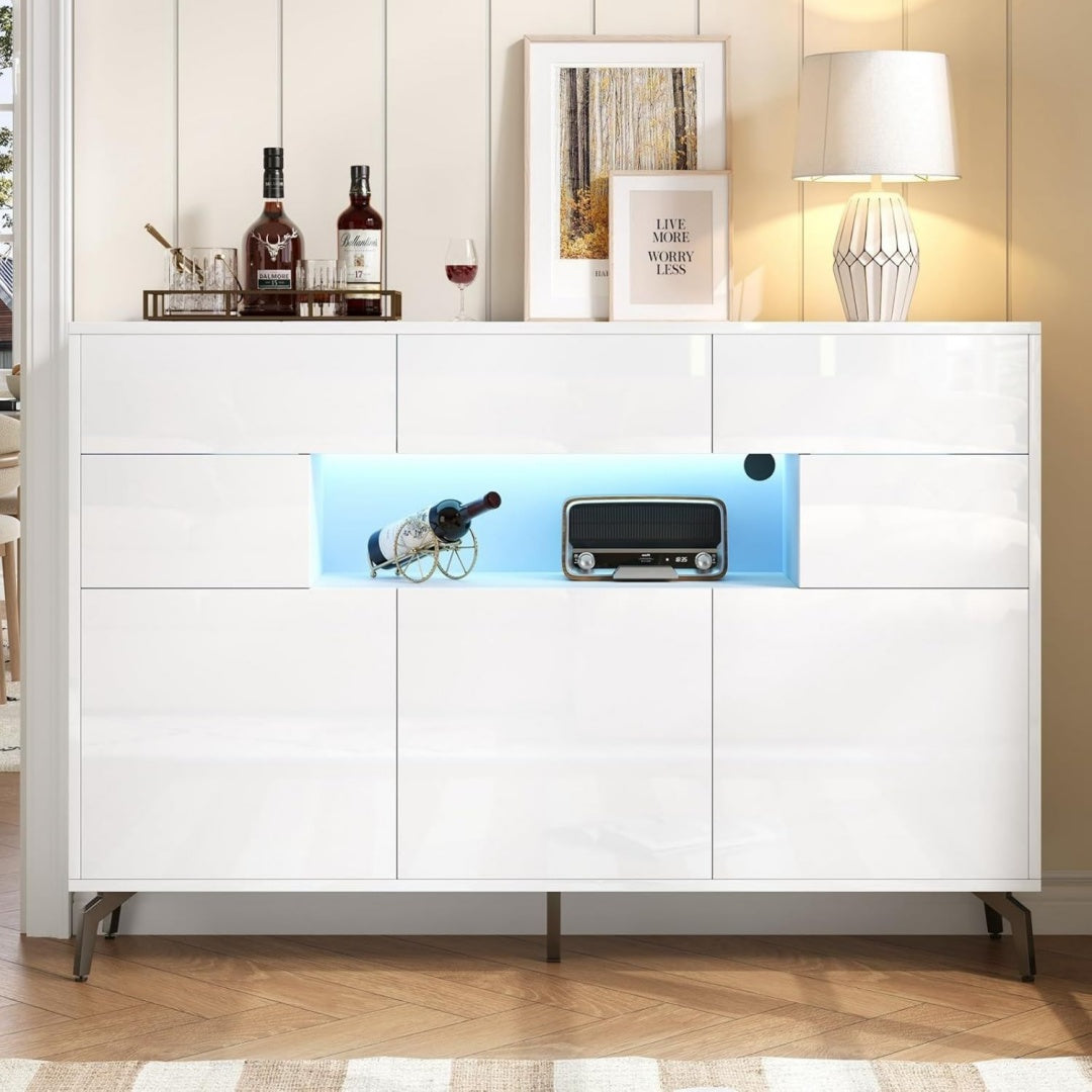 Pratique buffet en MDF et metal