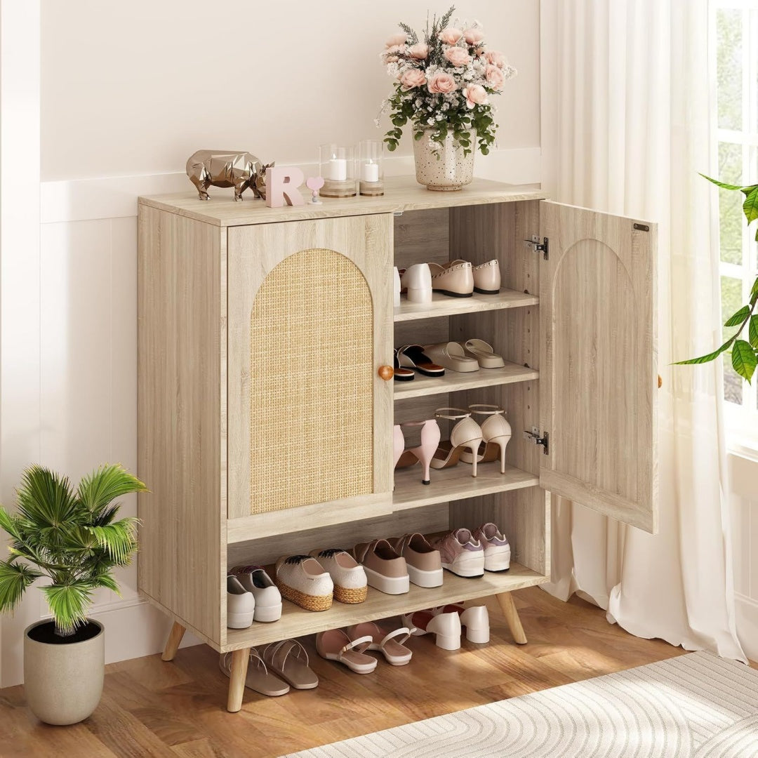 Armoire a chaussures beige, rangement, usage domestique